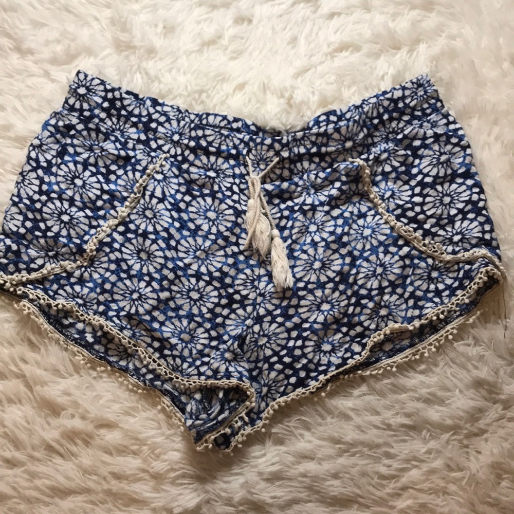 lightweight patterned shorts